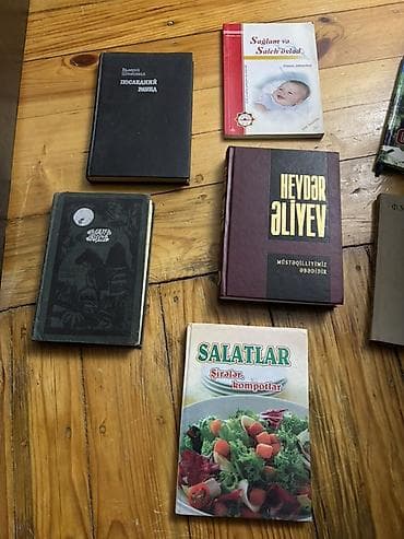 Kitab dəsti – müxtəlif mövzularda Dəstdə olan nəşrlər: - Essential — 7