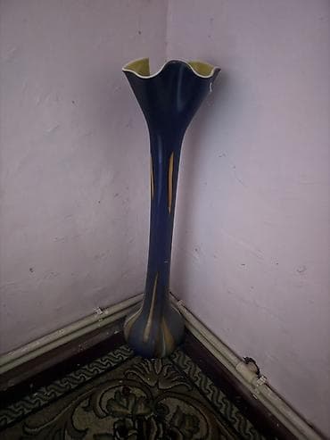lent güllər: Bir vaza, Keramika — 1