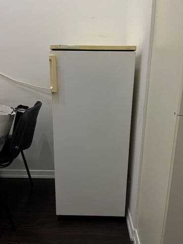 1 qapılı Saratov Soyuducu Satılır, rəng - Ağ