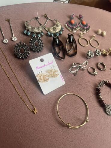 nişan üzükləri 2021 qiymətləri: HAMSI BIRLIKDE 10 azn! Qadın bəzək əşyaları seti – qarışıq — 2