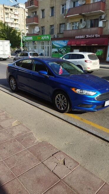 c klass mersedes: Ford Fusion: 1.5 l | 2017 il 117300 km Sedan — 1