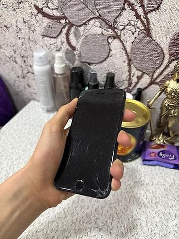 iphone 7 yeni: IPhone 7, 32 GB, Qara, Qırıq — 2