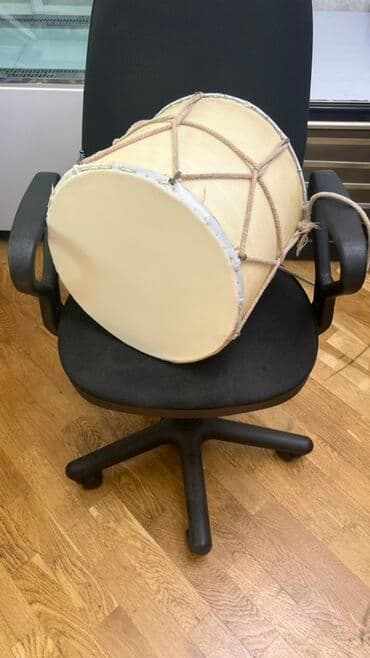 Azərbaycan nağarası - Korpus: silindr formalı, açıq rəngdə. -