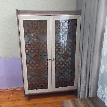 Mağaza avadanlığı: Şüşəli dolab vitrini — 1