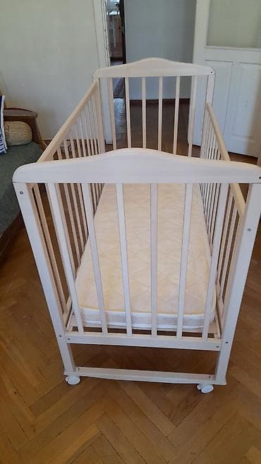 Uşaq mebeli: Oğlan və qız üçün, İşlənmiş, Dördbucaq, Beşik, Dəstsiz, Matras ilə, Yellənmə mexanizmsiz — 6