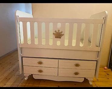 ikinci əl beşik: Oğlan və qız üçün, İşlənmiş, Beşik, Matras ilə — 1