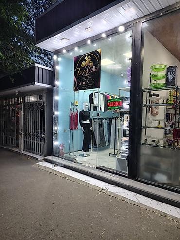 isbartivni desdleri: Qadın üçlü dəst – qara rəng - Üst: qısa, uzunqol, yaxalı mini-jaket; — 5