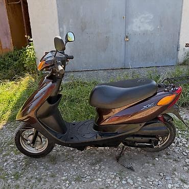qolf kar: Yamaha JOG skuter - Rəng: tünd qəhvəyi/gavalı tonları, qara plastik — 3