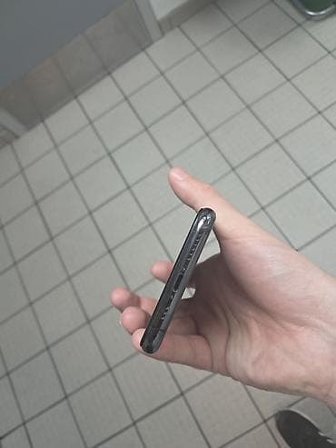 13 pro max: IPhone 11 Pro, Space Gray, Face ID — 4