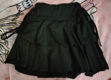 Qara rəngli qadın ətəyi - Model: qat-qat dizaynlı, ikiqat fırfırlı