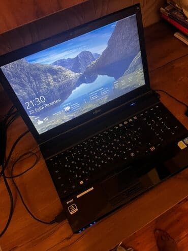 masa üsdü komputer: Intel Core i7, 8 ГБ ОЗУ, 15.6 " — 3