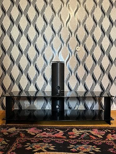 İşlənmiş, Düz TV altlığı, Polkalı, Şüşəli, Almaniya