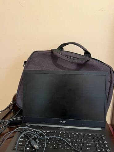 Lincoln: Acer noutbuk Xüsusiyyətlər: - 15.6" ekran, üst hissədə HD veb-kamera — 4