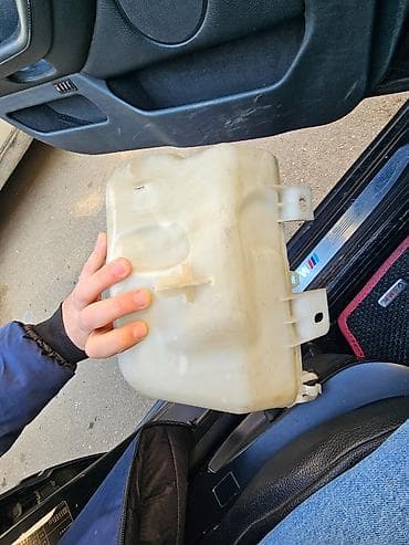 бак для душа: Avtomobil üçün yuyucu su çəni (şüşəyuyan mayesi üçün rezervuar) - — 2