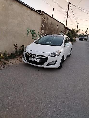 purjun satisi: Hyundai i30 (ağ rəng, hatchback) - Kuzov: 5 qapılı hatchback — 1
