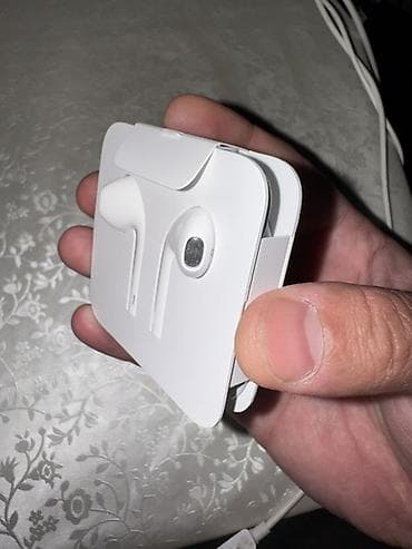 bergamo et ceken: Iphone orjinal qulaqlıq (nauşnik). Üstündən cixmadı hec istifade bele — 2