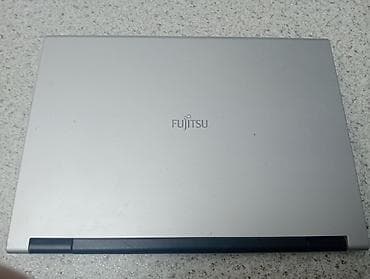 notebook cantasi: Fujitsu ESPRIMO Mobile V655 noutbuk - Ekran: 15.4" (WXGA, parlaq — 3