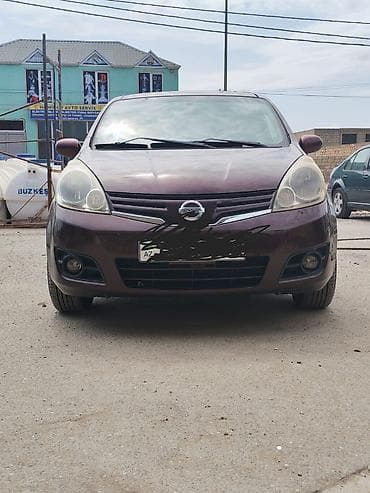 xrom diski: Nissan Note – bənövşəyi/marun rəngli kompakt hetçbek Xüsusiyyətlər: - — 10