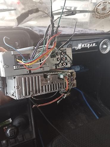 arxa manitor: Maqnitol, JVC, AUX — 2