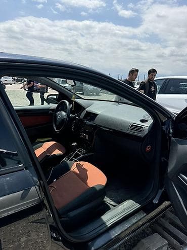 şüşə: Opel Astra: 1.4 l | 2006 il 253000 km Hetçbek — 3