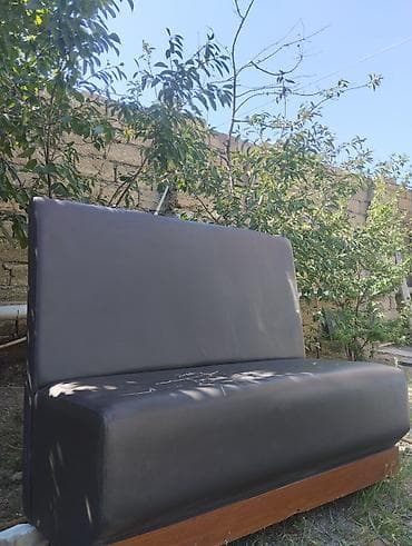 Kafe/restoran tipli ikiyerlik skamya - Rəng: tünd boz - Material