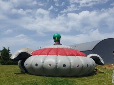 hal hazırda: Batut labirint — 2