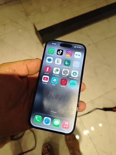 apple 5 s: IPhone 16, 128 GB, Qara — 1