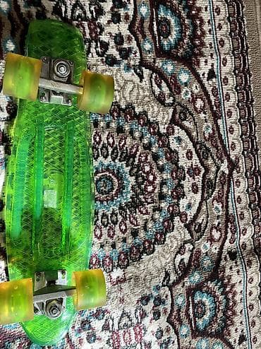 Təzə alınıb 1 ay olar qırığı cızığı yoxdur yaxşı baxılıb real alıcılar