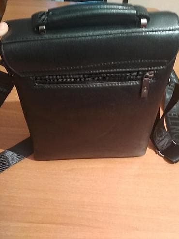 Eynəklər: Kişi üçün Çanta satılır.Heç işlənməyib. Heç bir problemi yoxdur. 100 — 2