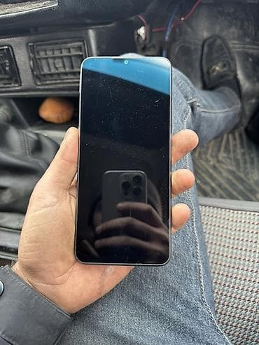 Redmi smartfon - Model: Redmi (arxa modulda Redmi loqosu və