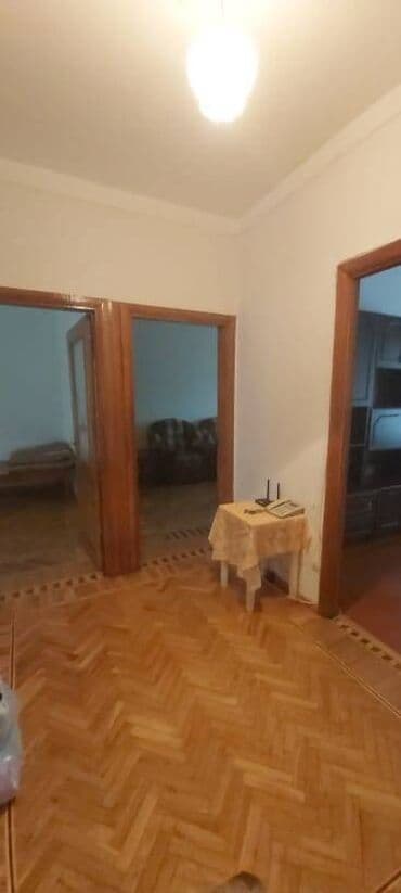 məhəmmədi kirayə: Həzi Aslanov metrosunun yaxınlığında Gəncə prospektində 9 mertebeli — 16