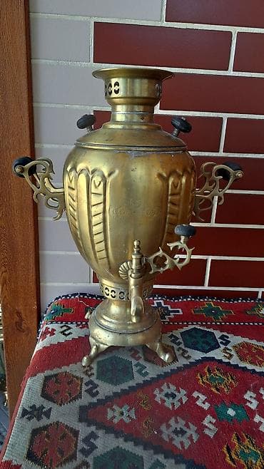 samovar 1870: Məhsul: Pirinç samovar.Mis latun 3,5 litr Təsvir: - Material: tam — 1