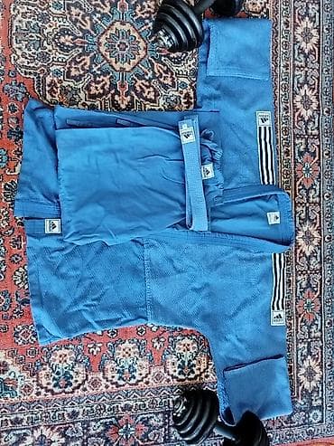 Məhsul: Adidas judo gi (mavi rəng) Tərkib: - Yuxarı gi jaketi, şalvar
