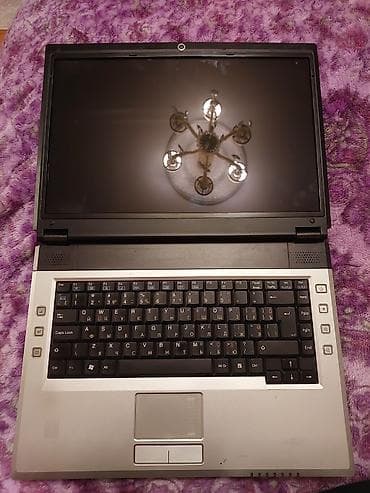 Modemlər və şəbəkə avadanlıqları: Klassik dizaynlı noutbuk - Ekran: təxminən 15–17 düym, parlak panel — 4