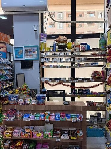 витрина: Mini-market üçün avadanlıq və dolu mal assortimenti Təsvir: - Süd və — 4