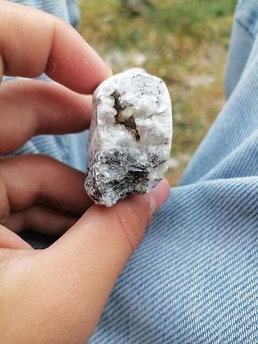 sud separatoru: Ağ kvars geodu – təbii kolleksiya nümunəsi - Material: Ağ kvars — 5