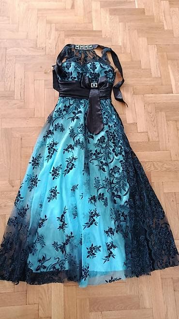 uzun kurtka: Qadın paltarları dəsti – 4 model 1) Yaşıl çiçək naxışlı qısa yay donu — 3