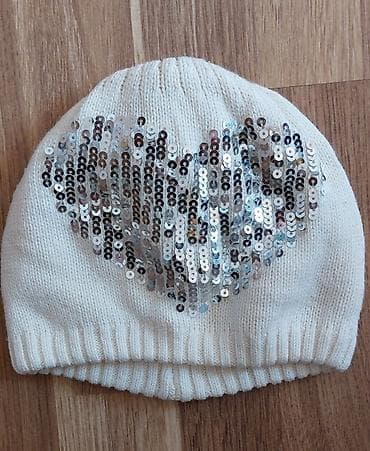 Papaqlar hər biri 5 manat