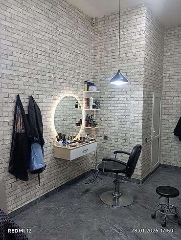 Salon 2 neferlikdi 1 kreslo bosdur yasayis binasinin Altindadi salon