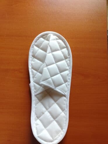 сдам контейнер на ортосайском рынке: Yesikler her novde. Oteller ucun parca ayaqqabi yeni şəpiy. Veşilka — 21