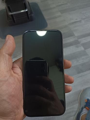 iph 13 pro: IPhone 15 Pro, 128 GB, Black Titanium, Face ID — 1
