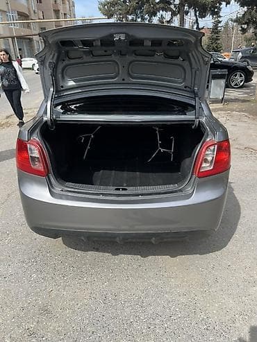 kia serato 2008: Kia Rio: 1.4 l | 2010 il Sedan — 5