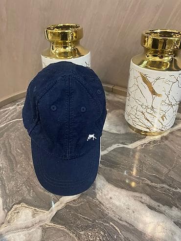 polo kurtka: 1ci papaq H&M firmasidir. 6/7 aya kimi. ikinci papaq Disneyindir — 1