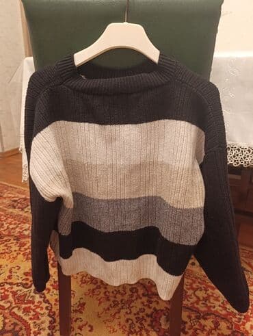 dəs paltar: Qadın geyimləri dəsti istənilən 3u 5 manat 1) Açıq bej rəngli uzun — 5