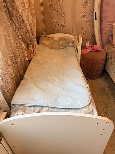 qiz wekilleri: Oğlan və qız üçün, İşlənmiş, Dördbucaq, Beşik, Dəst ilə, Matras ilə, Yellənmə mexanizmsiz — 5