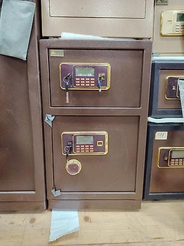 İkiqat təhlükəsizlik seyfi - Rəng: qəhvəyi, qızılı haşiyələr -