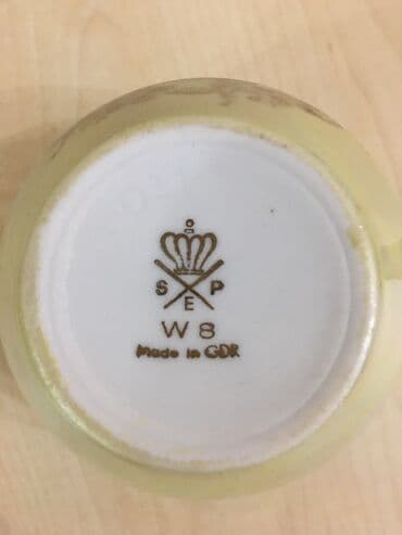 qara madonna aş nimcəsi: Çay dəsti, Farfor, Almaniya — 5