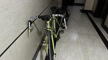 28 velosipet: Şose velosipedi – Cannondale Synapse (yaşıl) Xüsusiyyətlər: - Yüngül — 1