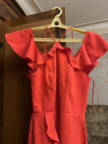 eco silim: Qırmızı ruffle detallı qadın paltarı - Model: Qoltuqaltı nazik — 1