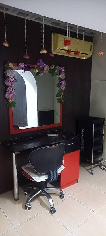 Salon Mebelləri Kreslolar - 2 ədəd Masa şkafları — 3